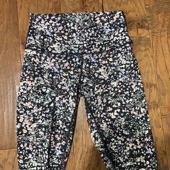 Lululemon leggings - Picture 4 of 5